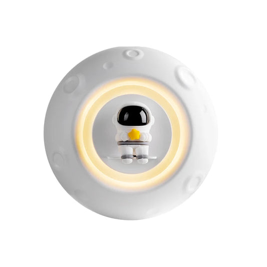 Astronaut Night Light Air Humidifier USB Mist Aromatherapy Water Diffuser with Led Light Astronaut Humidificador Lights 2024 New